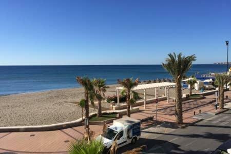 דירות פואנגירולה Espectacular 1ª Linea De Playa...Te Enamoraras!!! מראה חיצוני תמונה