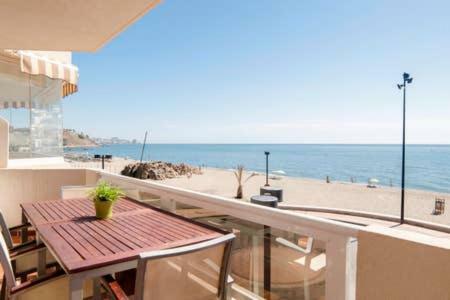 דירות פואנגירולה Espectacular 1ª Linea De Playa...Te Enamoraras!!! מראה חיצוני תמונה
